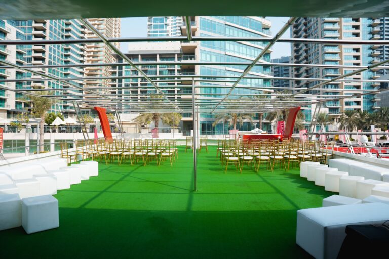 125 FT X15 (Xclusive Houseboat)