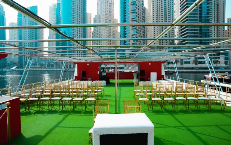 125 FT X15 (Xclusive Houseboat)