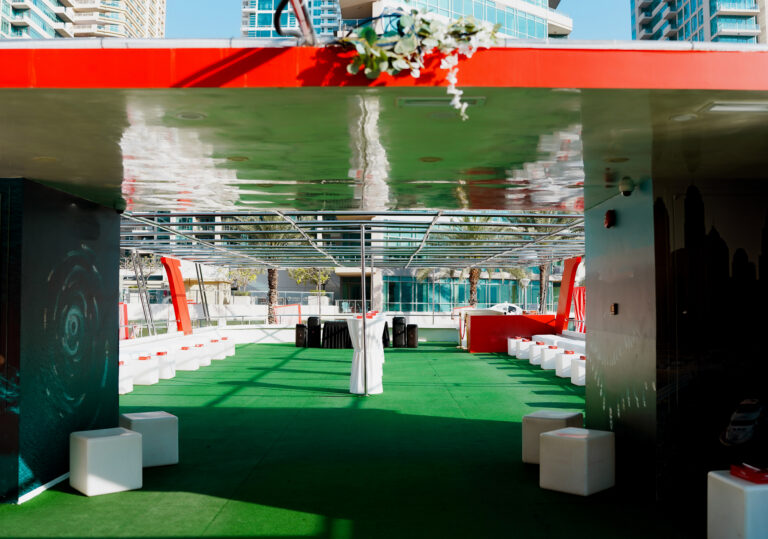125 FT X15 (Xclusive Houseboat)