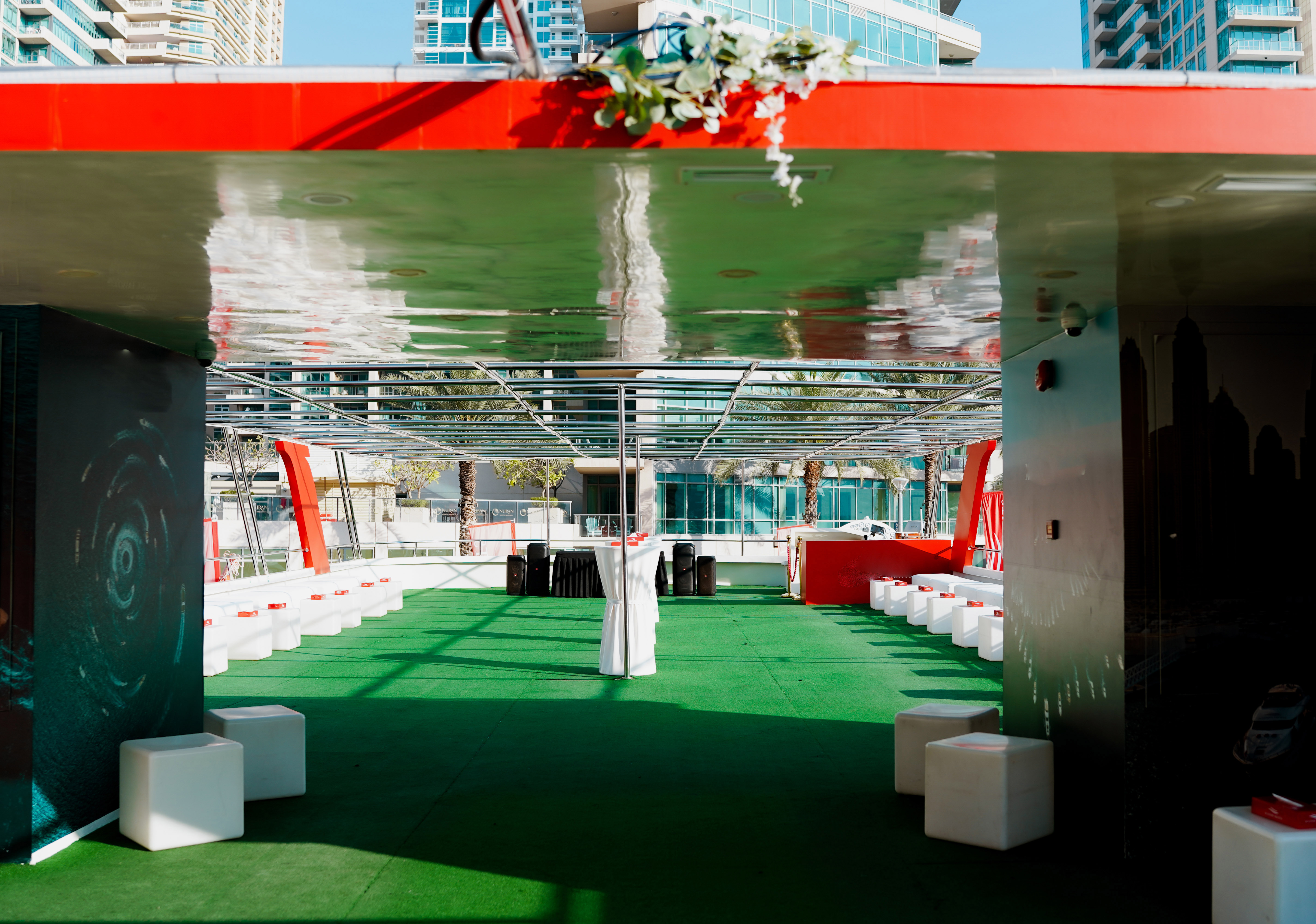 125 FT X15 (Xclusive Houseboat)