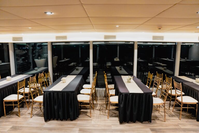 90 FT X8 (Xclusive Houseboat)